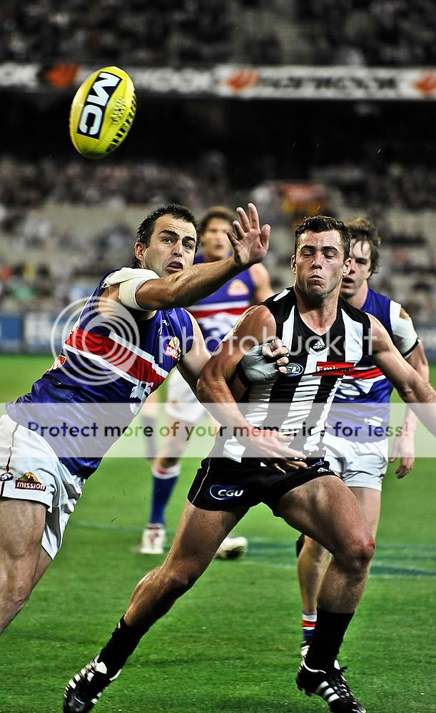 【94】周日拍的澳式足球,全幅   300mm还是太短了